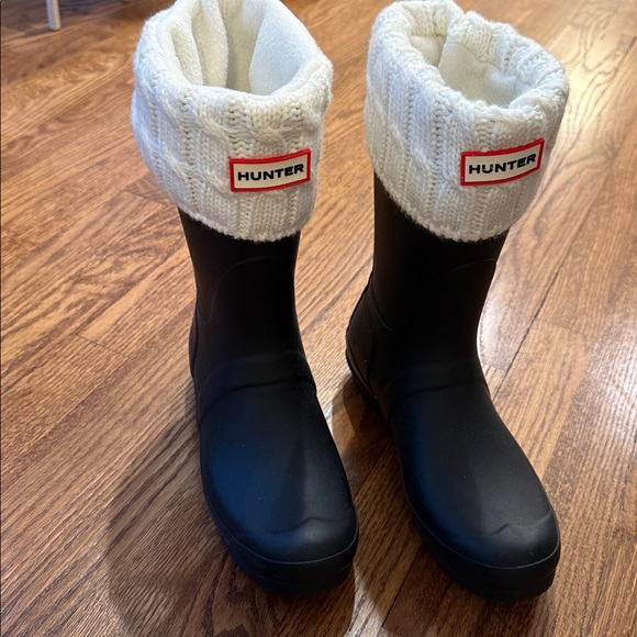 Hunter Women’s Original Short Boots + 2 pairs Boots Socks - Picture 3 of 12